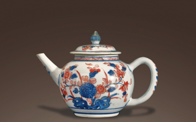 青花紅彩描金花卉紋執壺